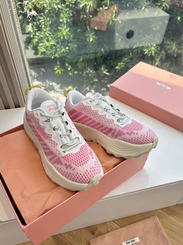 G08 airplane box 10 WYSIWYG purchasing level Miumiu thick-soled sneakers After l