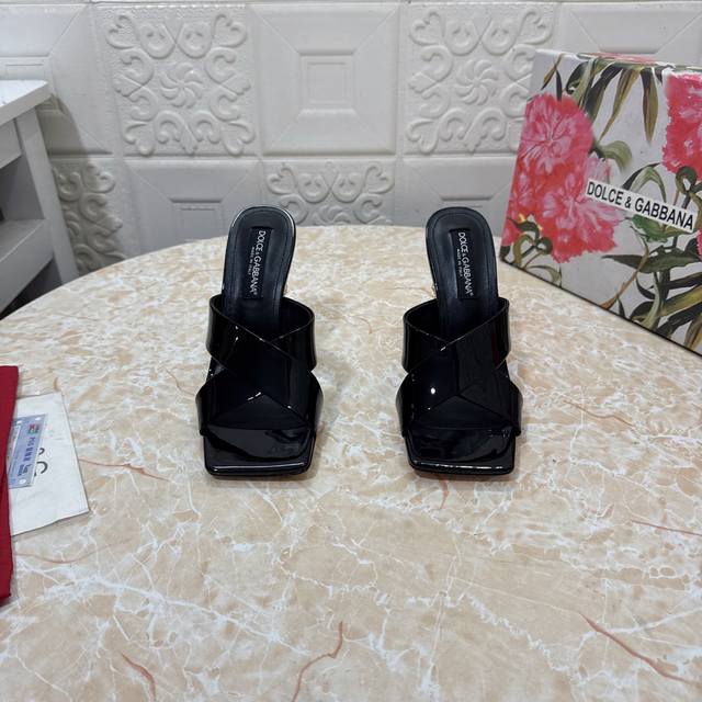 Dg. Top version. High quality 2025 new exclusive mold Dg pearl buckle heel sanda