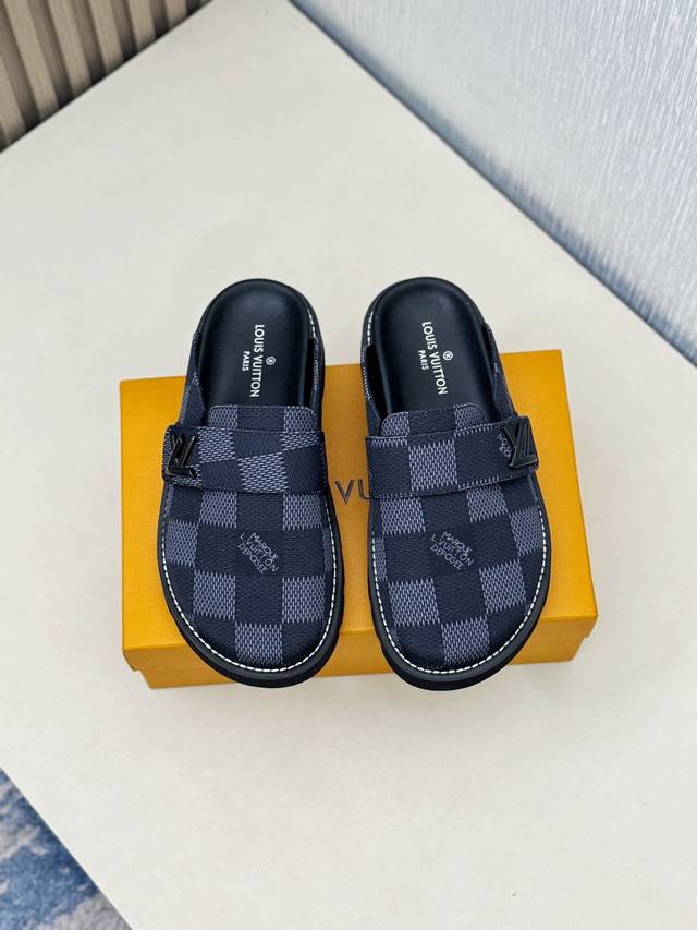 L size: 38-45 The latest Lv slippers with closed toe are available at the counte