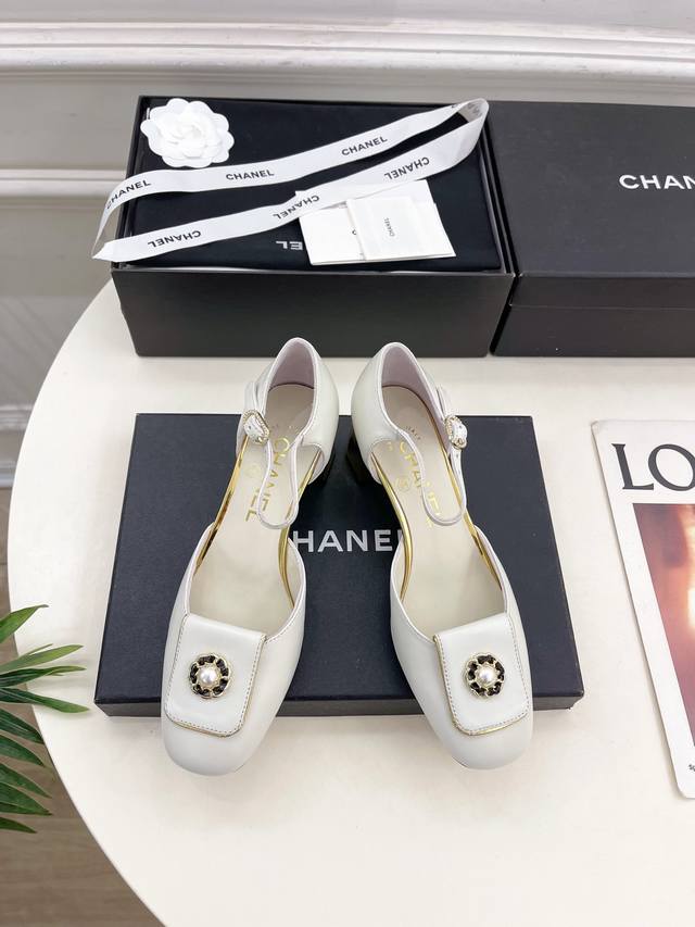 Chanel 25 2025 Spring and Summer New Products Counter Classic Chanel Pearl Buckl