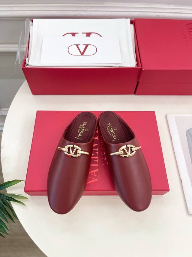 Valentino Valentino Ss Spring and Summer New Product Gold V Buckle Mules New Val