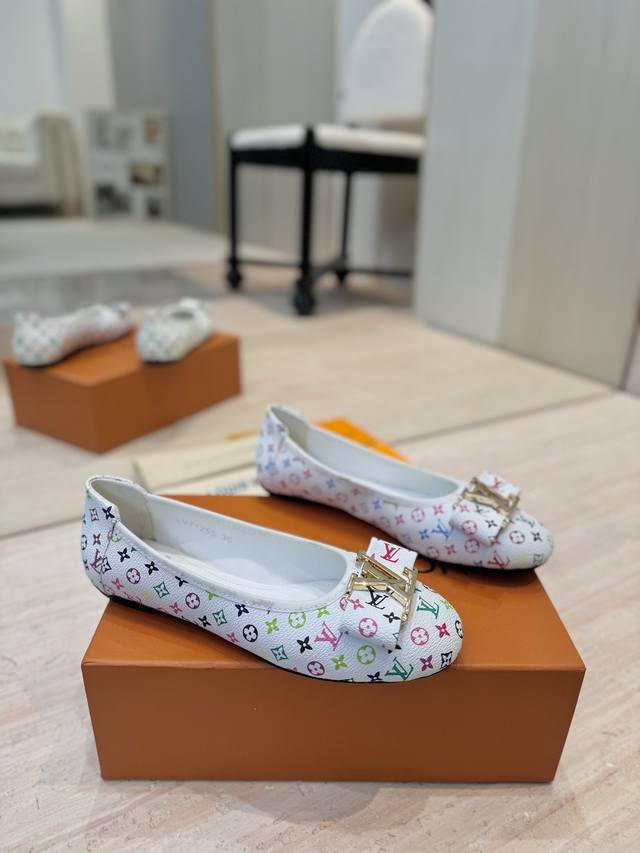 Factory price Pp: 2025 latest Lv home counter latest catwalk style four seasons