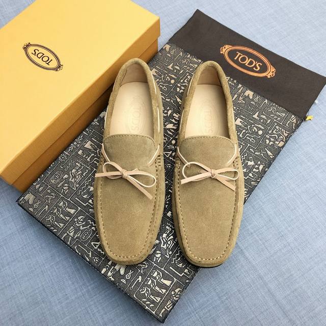 Tods men's loafers, new high-end quality nubuck leather, apricot cow lining. Ori