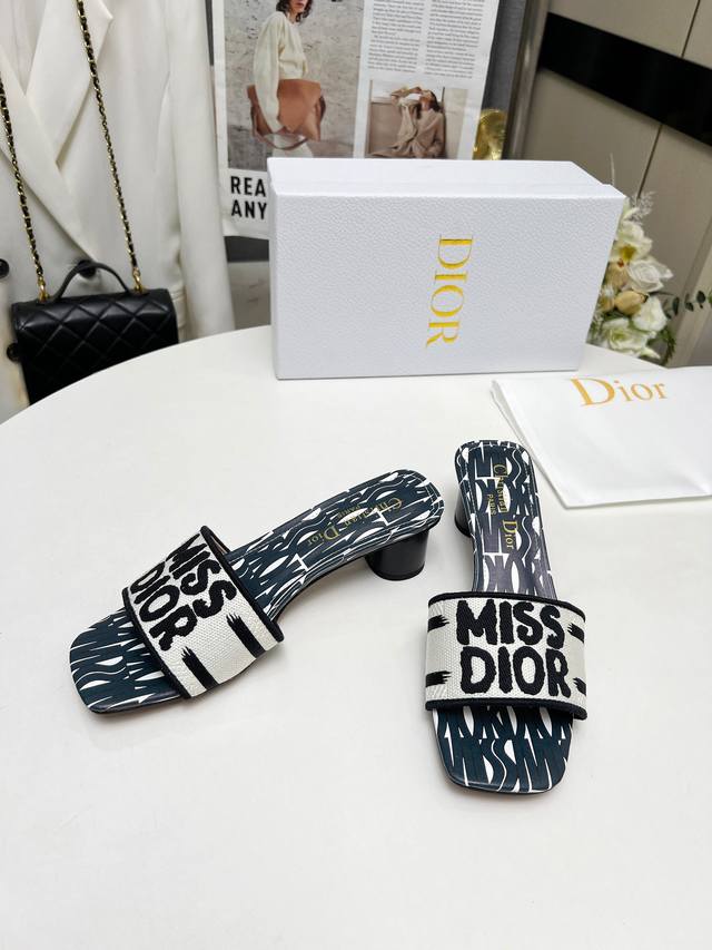 factory price Pp, leather bottom 2025 Dior ladies' presbyopic embroidered slippe