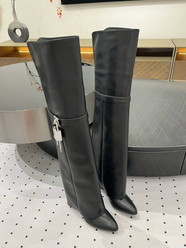 New autumn and winter products, popular in the entire fashion circle, favorite o