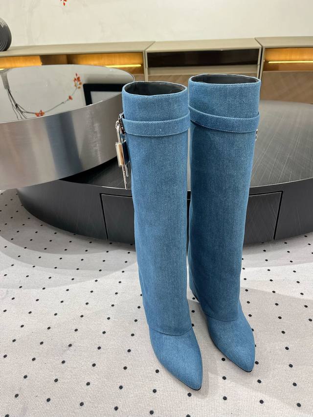New autumn and winter products, popular in the entire fashion circle, favorite o