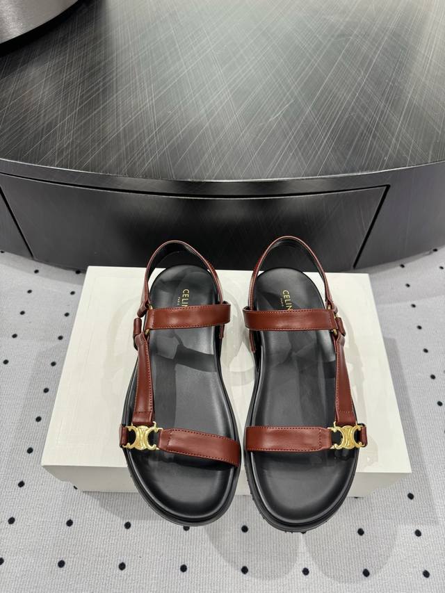 New hot item Sheepskin fabric Sheepskin lining Rubber sole Elegant style creates