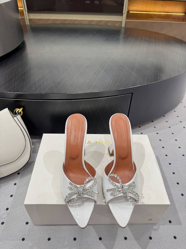 Fashionable catwalk style,