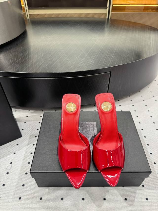 25 Spring Model Who can resist Ysl high heels, known as the magic of attracting