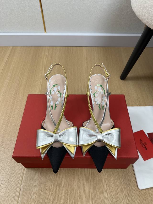 Valentino 2025 V's 2025 spring and summer new product counter's latest classic b