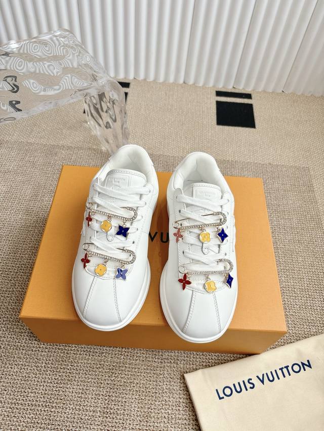 Women's and Men's Accessories Plus 60 Louis Vuitton Footint Soccer Sneakers Top