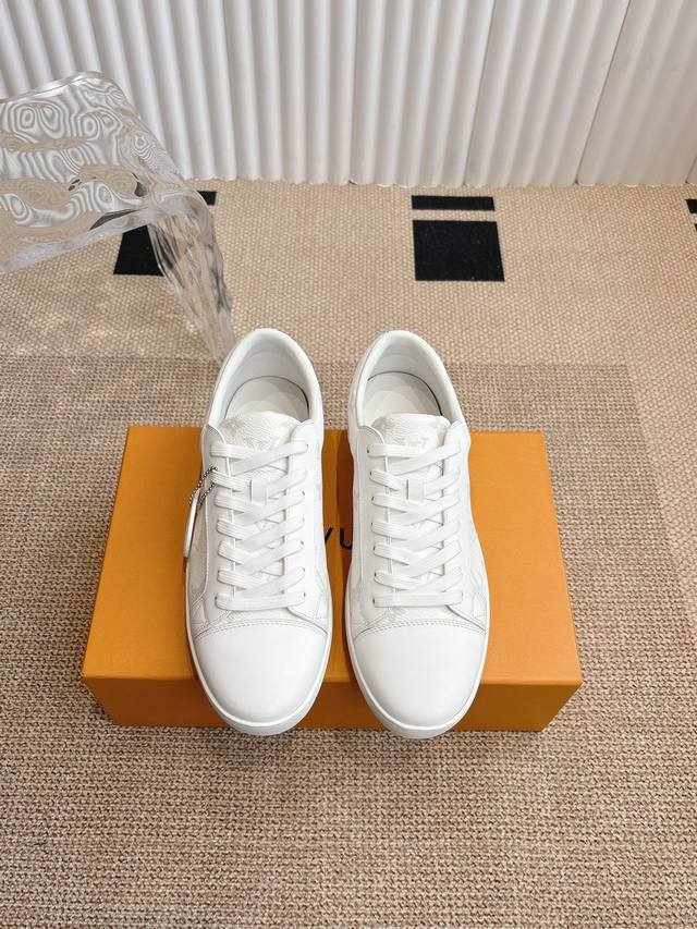 Lv~Louis Vuitton 2025 trendy spring and autumn sneakers latest matching official