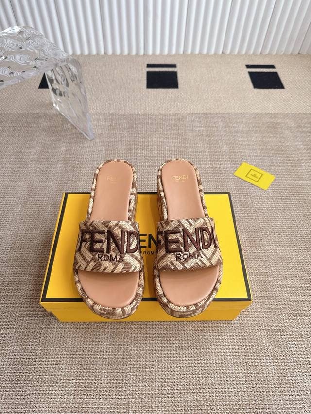 Fendi thick-soled slippers A new masterpiece is here! Classic popular lazy slipp