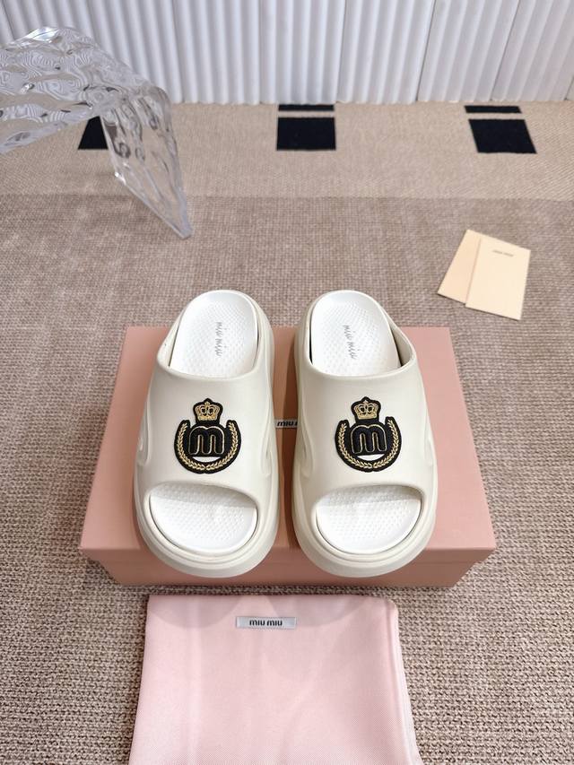 Miumiu Miu Miu thick-soled slippers summer 2025 new style popular wearable sport