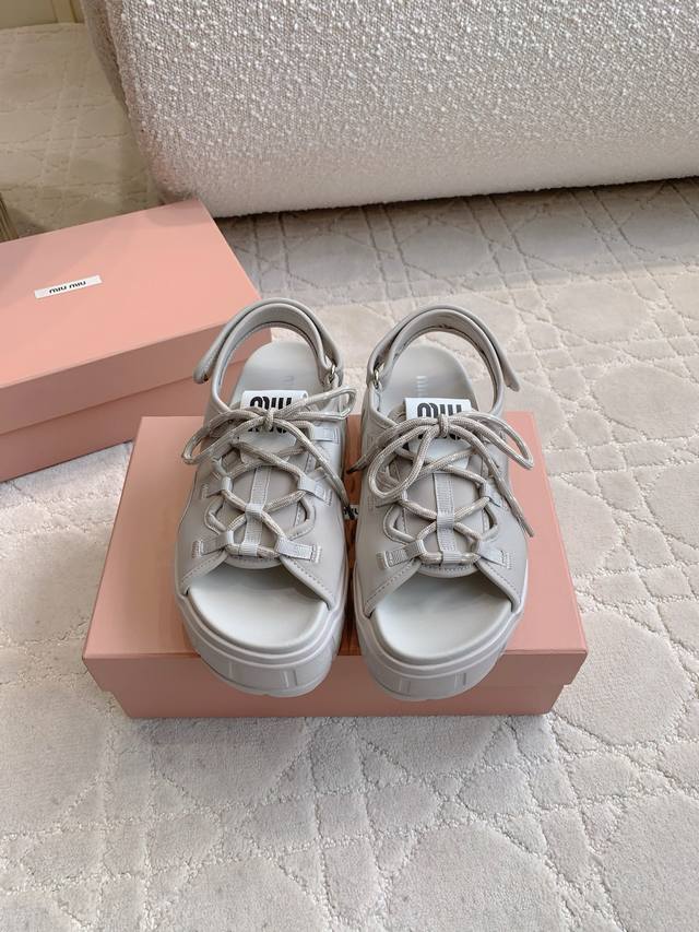 Factory price P Miu new thick-soled strappy sandals are so beautiful to wear. Cl