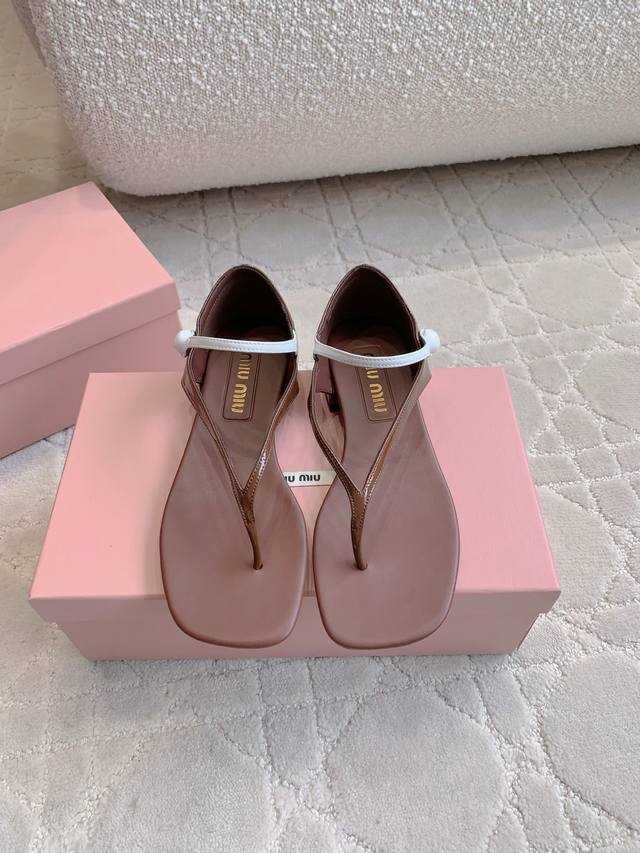 Factory price P Miu catwalk new Mary Jane thong sandals Classic color matching h