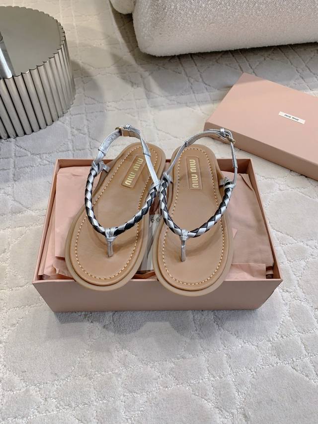 Factory price P Miu new clip-toe flat sandals with woven upper design look very