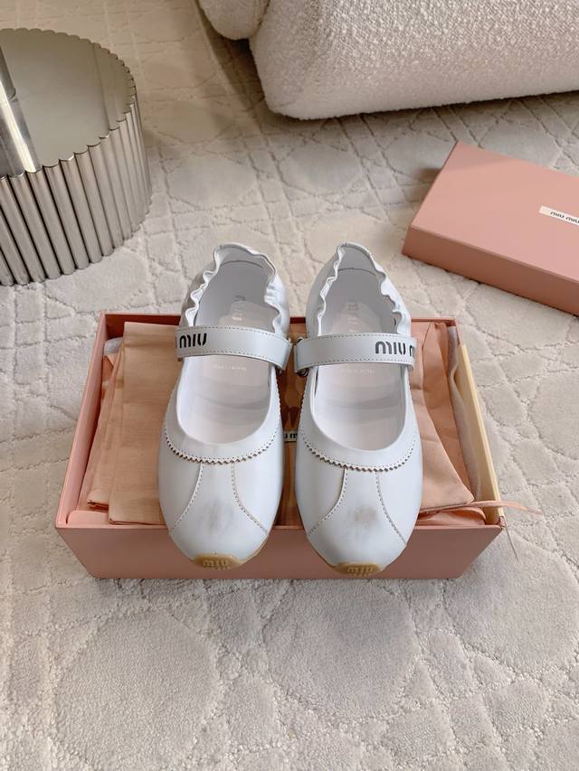 Factory price P Miu's new Mary Jane casual shoes are so beautiful to wear. They