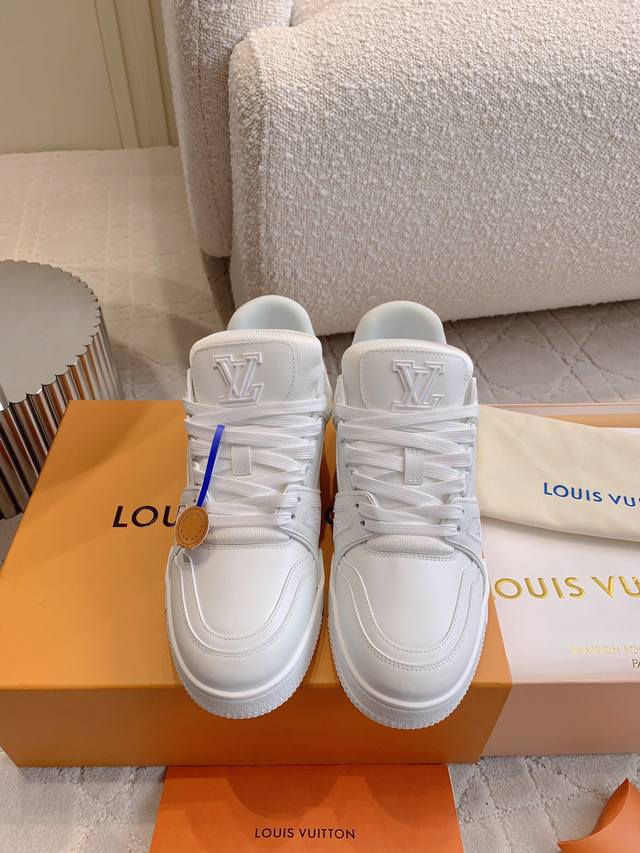 Factory price P Pink only available in women's size Louis Vuitto* Classic Traine
