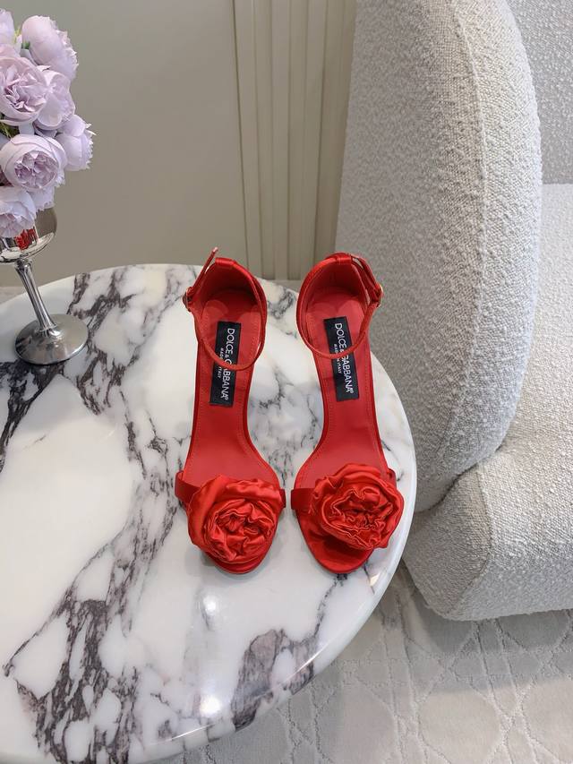 Factory Price P Dolce & Gabban* new style flower high-heeled sandals, hand-sewn