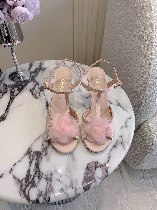 Factory price P Chane* new camellia high-heeled sandals are exquisite and delica