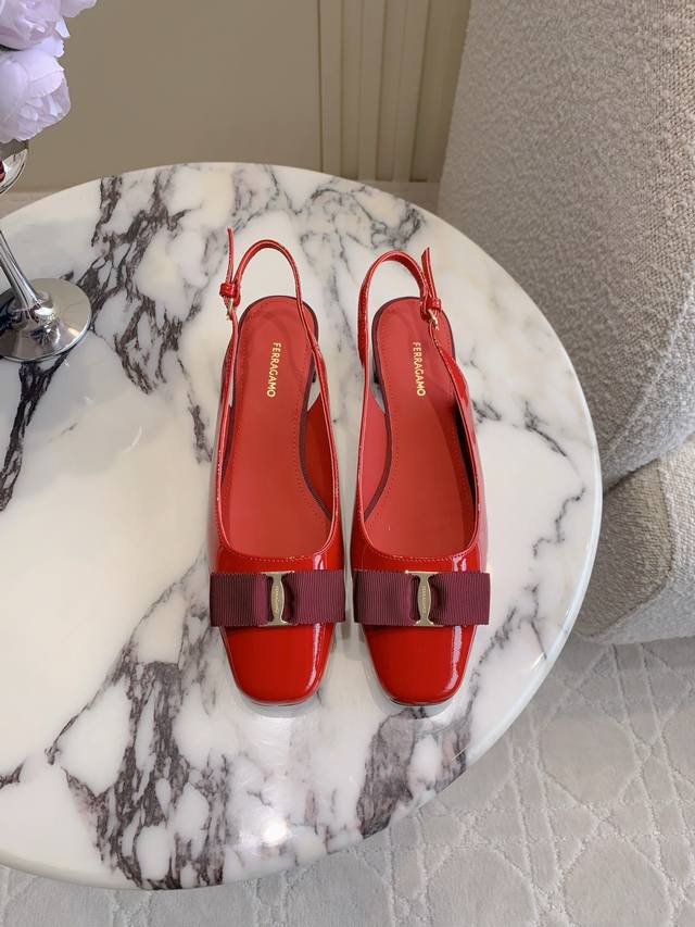 Factory Price P Ferragam's latest small heeled shoes are very exquisitely design
