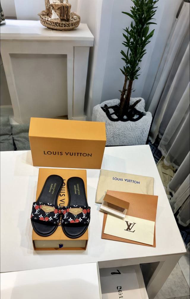 Latest new product on the market Top version rubber sole P Double leather sole L