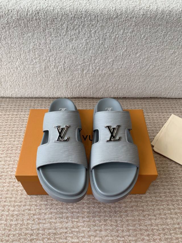 Louis Vuitton 25Ss beach slippers are another hit, the latest top-end version Lv