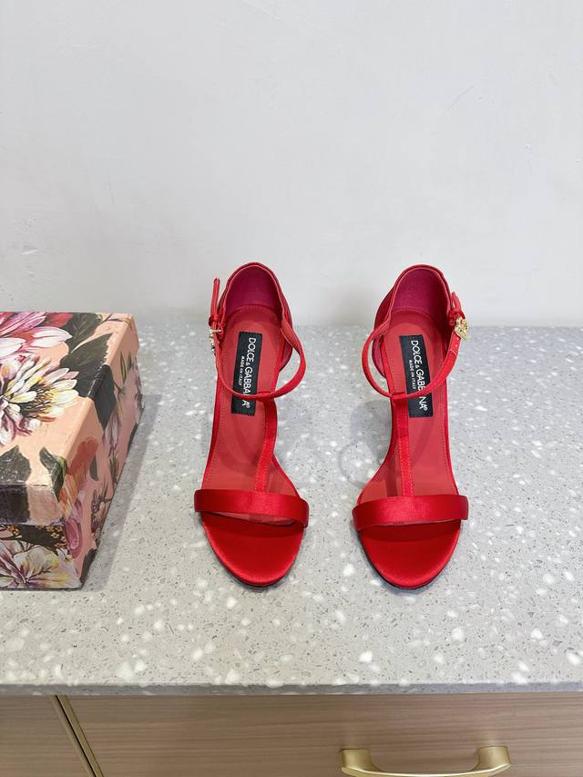 Dolce & Gabbana 25Ss new spring and summer high-heeled sandals The collision of