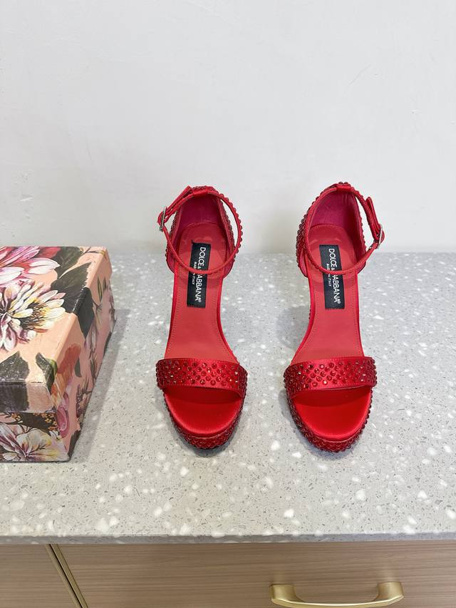 Dolce & Gabbana 25Ss new spring and summer high-heeled rhinestone sandals The co