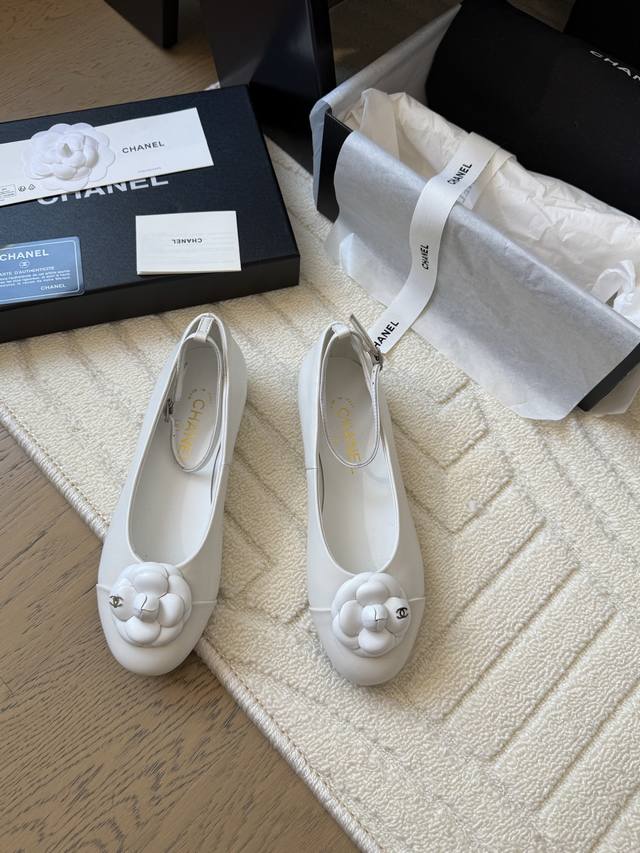 Chanel 25C new camellia shoes series This season's camellia series is really bea