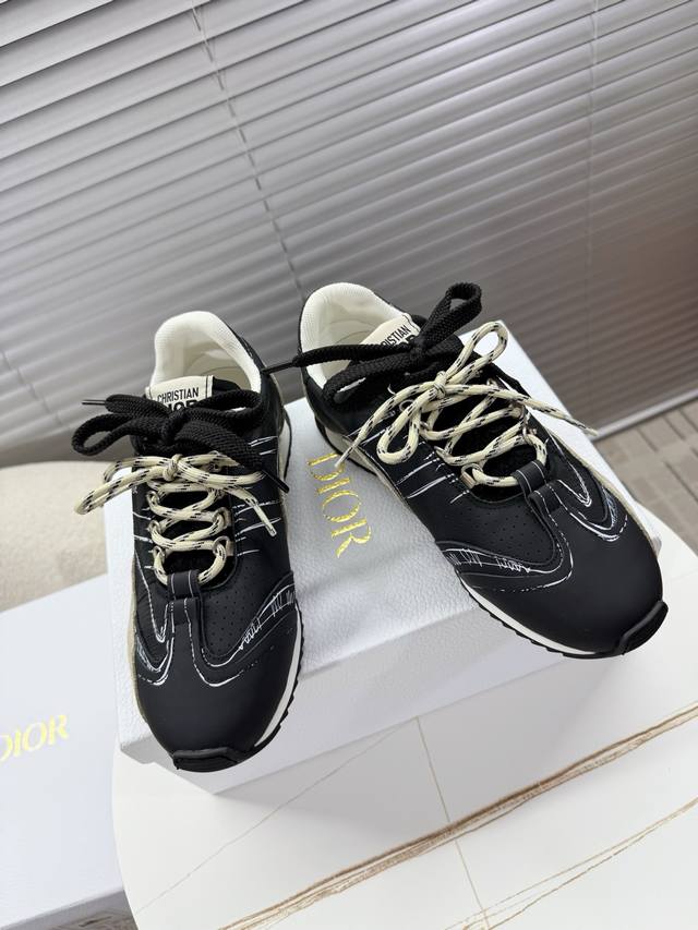 Dior - the latest couple's sneakers; Forrest Gump shoes; Dexterity shoes Printed