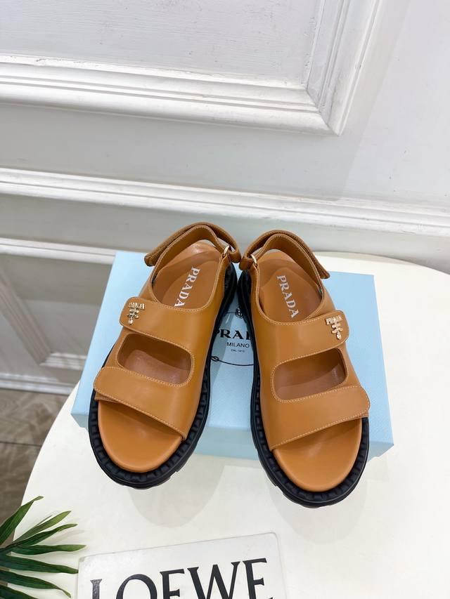 Prada 25 2025 Spring and Summer New Products Counter Show Model Casual Couple Be