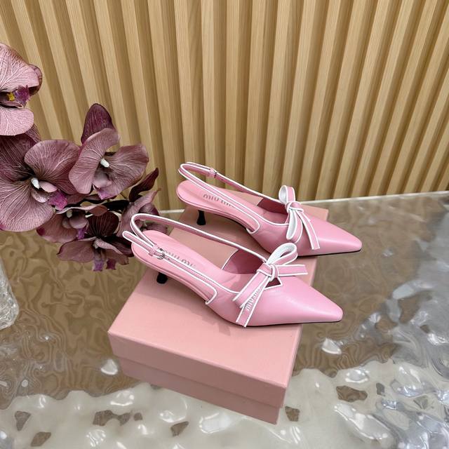 222 Miu Miu's new bow-knot girly bow-knot high-heeled series is now available. M