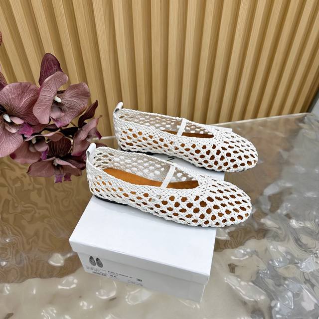 2025 Spring/Summer hit Abing Wang woven Mary Jane shoes minimalist style What is