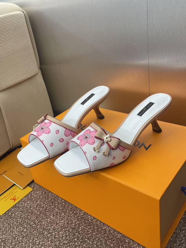 Louis Vuitton 2025 Spring and Summer New Cat Heel Butterfly Frozen Color Women's