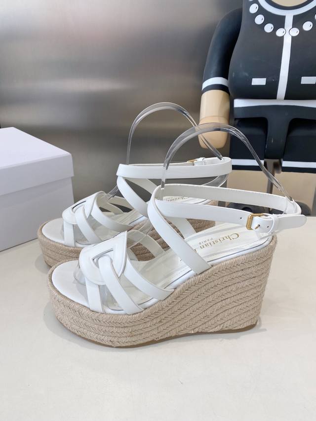 Factory Dior 25Ss summer high version new thick-soled slippers Simple and versat