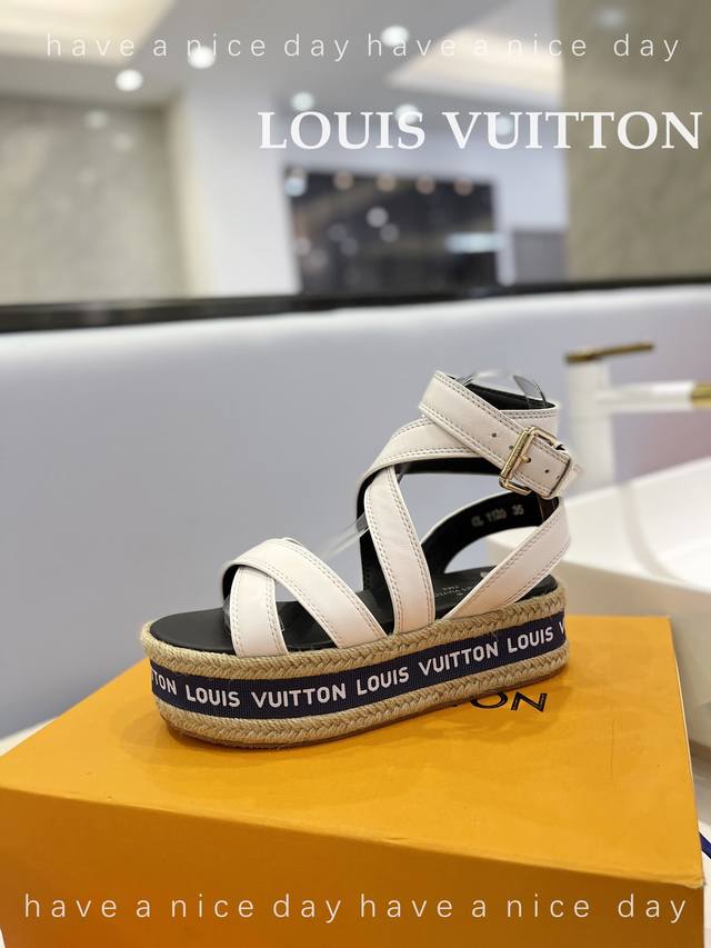 Price P: Louis Vuitton catwalk style thick-soled sandals purchased from Hong Kon