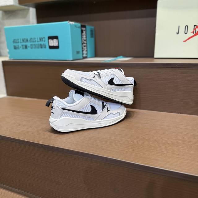 The nod to the original Aj Cmft Era design includes a midfoot mesh panel, a shar