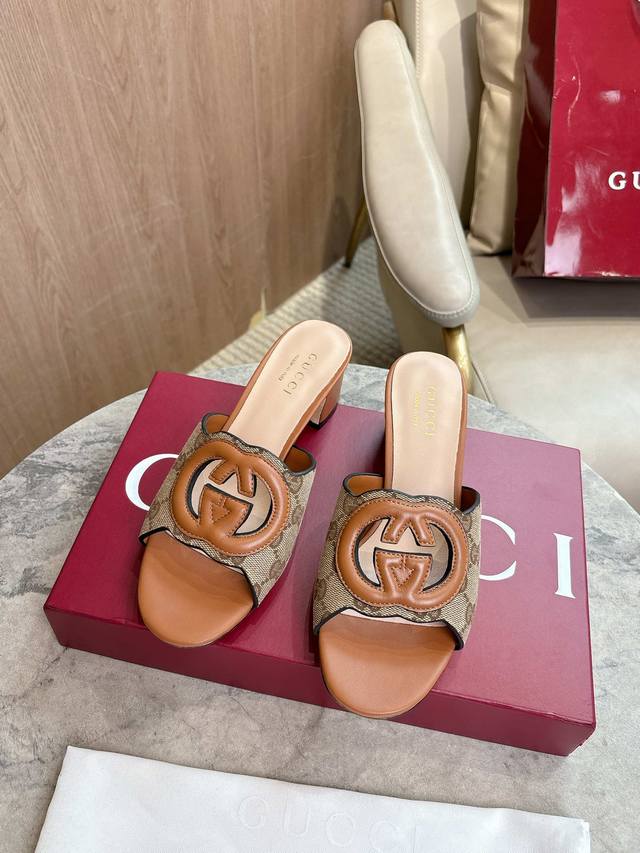3453-1 Women's Apricot G 35-41 Inspired by the brand's iconic 1970s designs, the