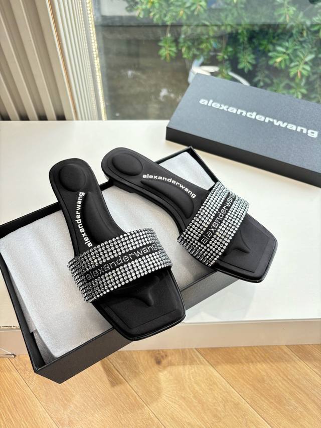 G013 Delivery is fast. WYSIWYG purchasing quality. Alexander Wang 2025 orange sh