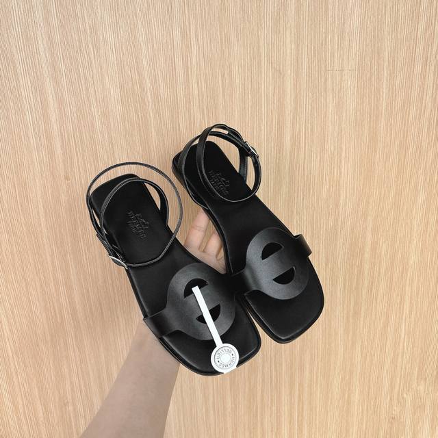 plus the latest airplane box 20 Hermes Julie sandal series is fashionable and ve