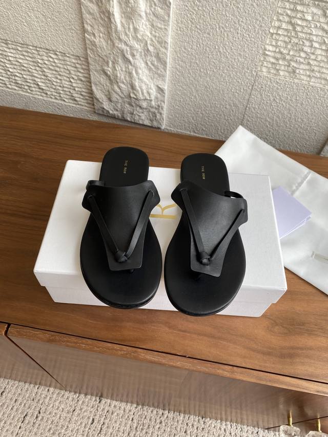 Top version: Dongguan goods The Row 25Ss summer new flip-flops and toe-tuck beac