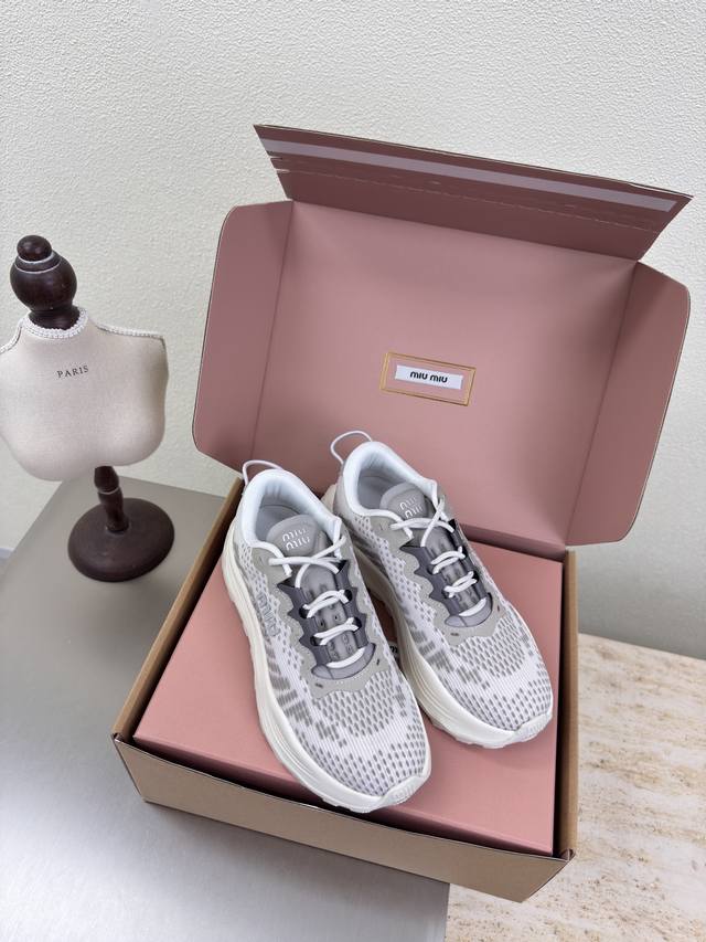 Miu'miu thick-soled flying woven comfortable sneakers Grey flying woven version