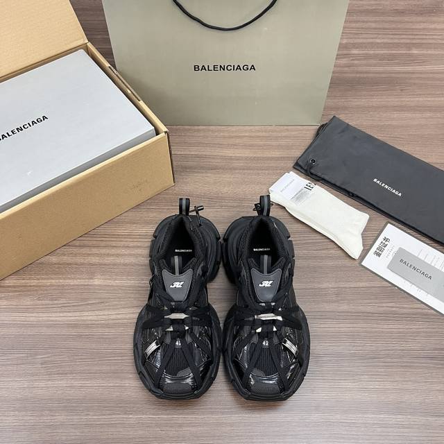 The top version of Balenciaga 3Xl buckle-strap round-toe lace-up low-top dad sho