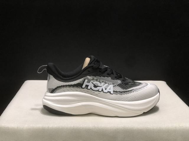 Top version Hoka One One Skyflow comfortable and versatile non-slip wear-resista
