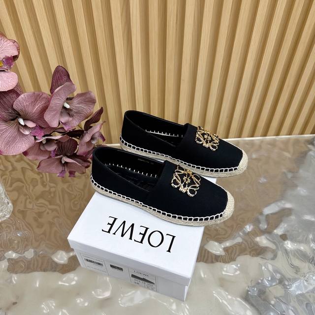 Loewe's 2025 Spring and Summer new style fisherman shoes This pair of shoes is m
