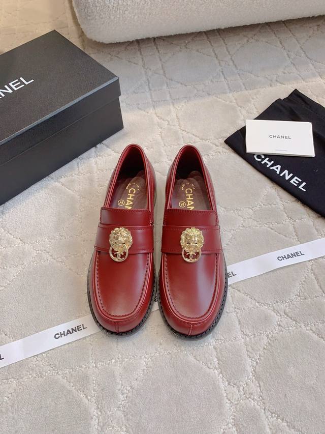 Factory price P Chane* new loafers with lion head decoration, domineering, doubl