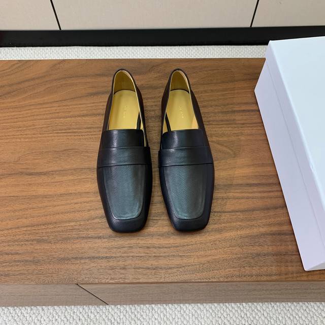 The Row loafers. Classic inspiration defines the modern elegance of these shoes.