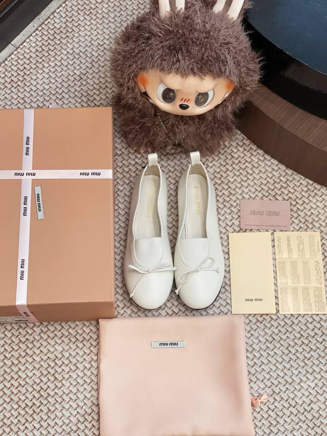 Miumiu small single shoes are purchased from Zp for development and creation, al